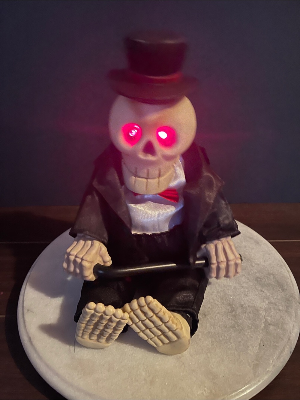 Gemmy 1998-99 Dapper Skeleton. Animatronic dancing singing Halloween decor